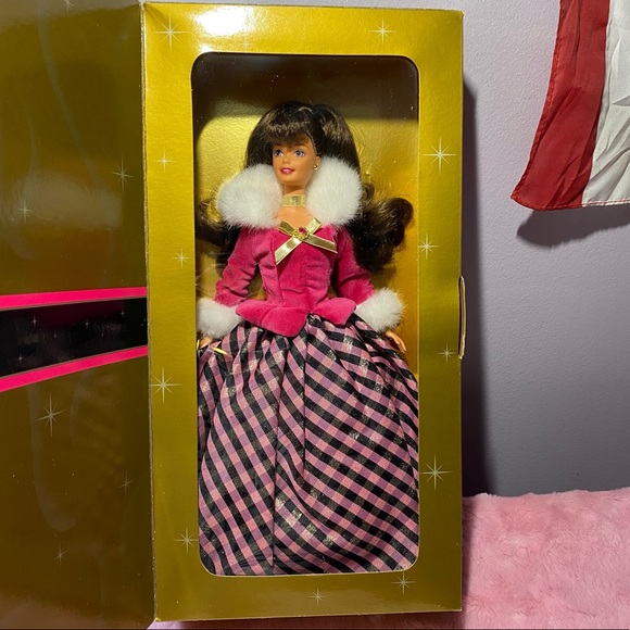 Special Edition: Winter Rhapsody Barbie - Picture 3 of 7